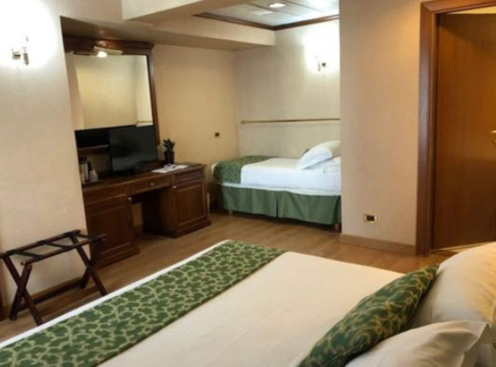 Cicerone Hotel Roma Esterno foto