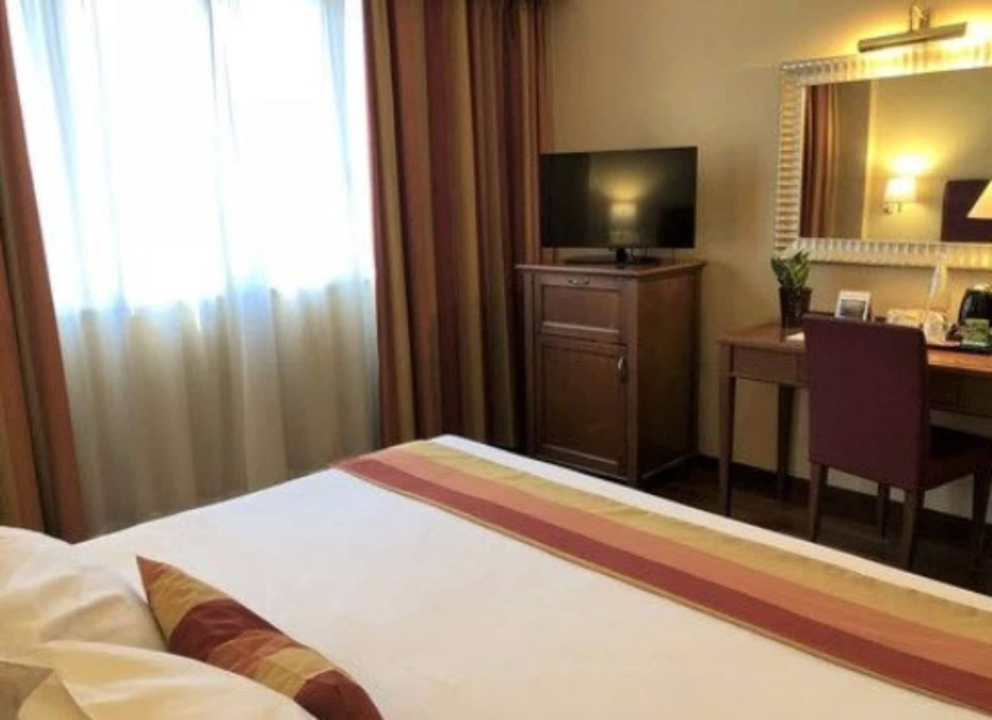 Cicerone Hotel Roma Esterno foto