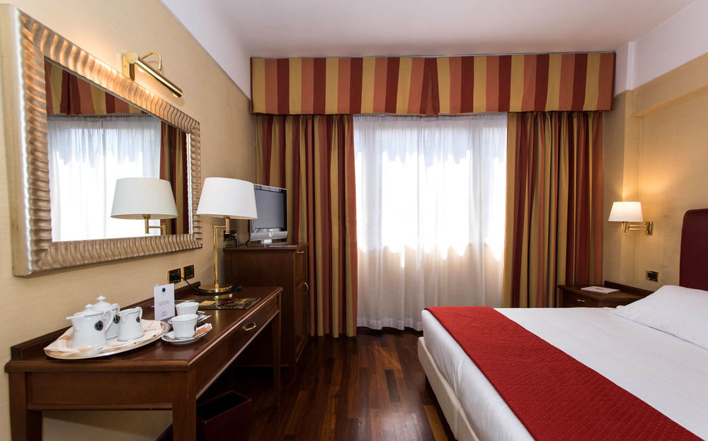 Cicerone Hotel Roma Esterno foto