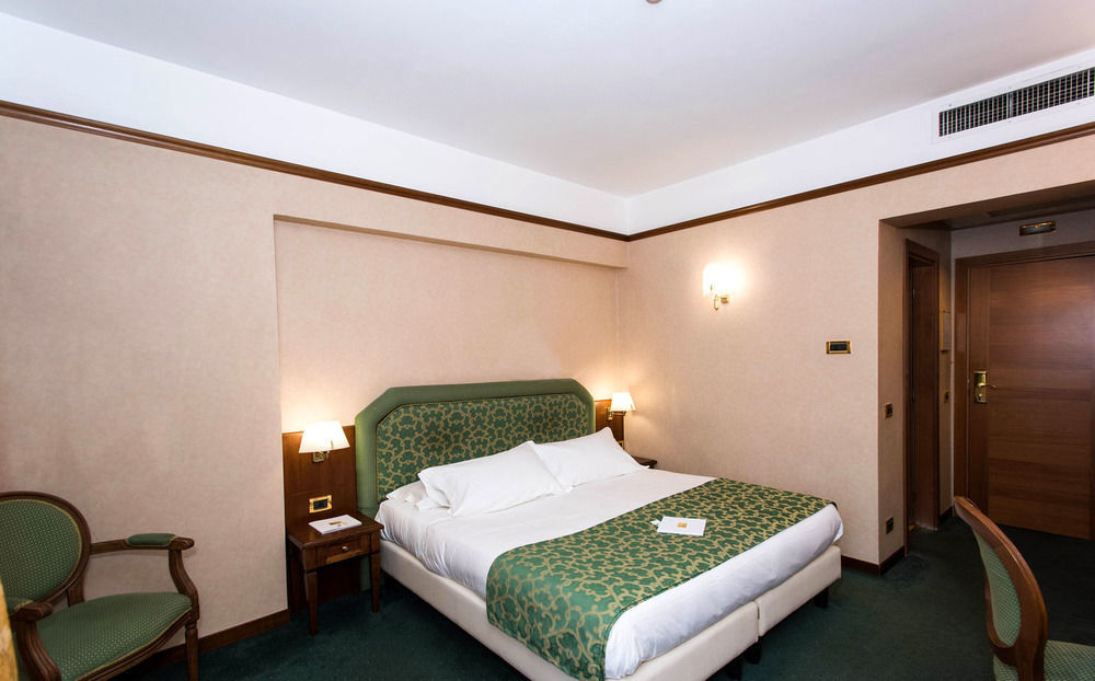 Cicerone Hotel Roma Esterno foto