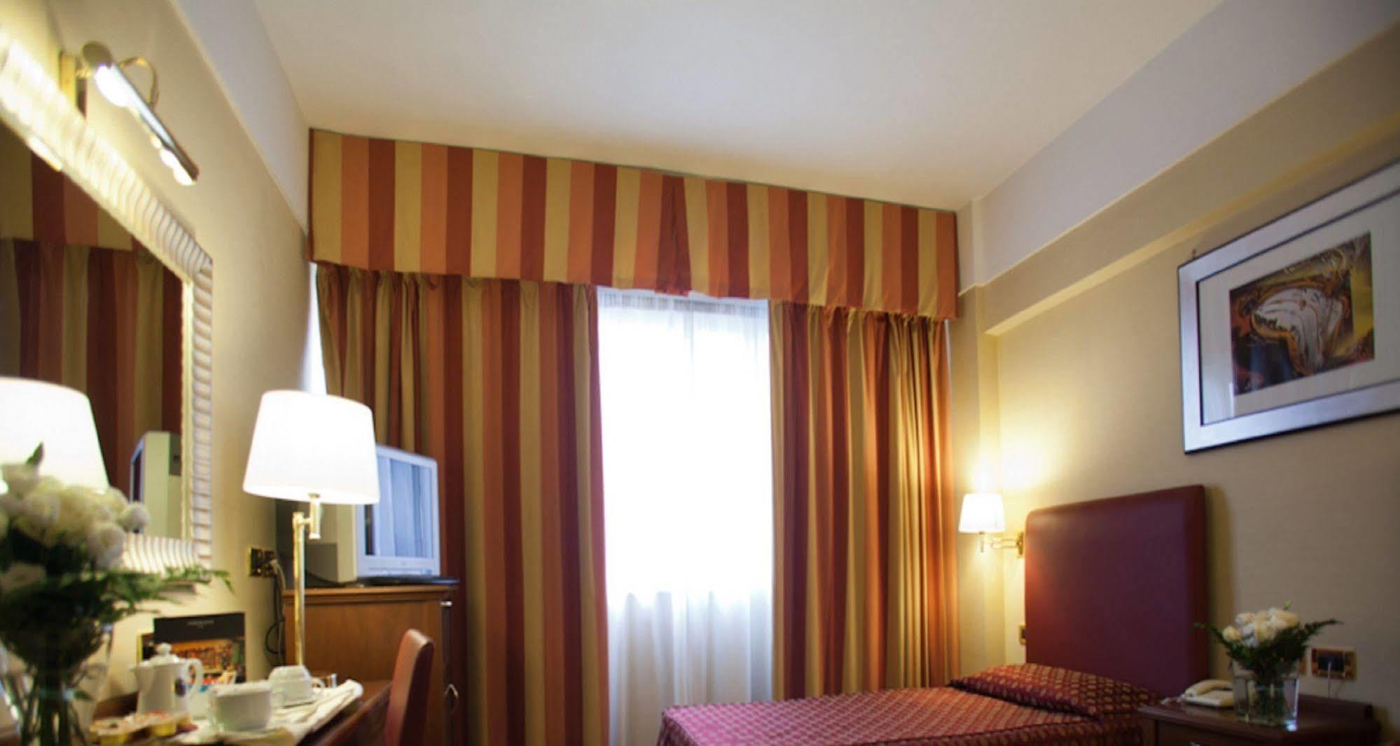 Cicerone Hotel Roma Esterno foto