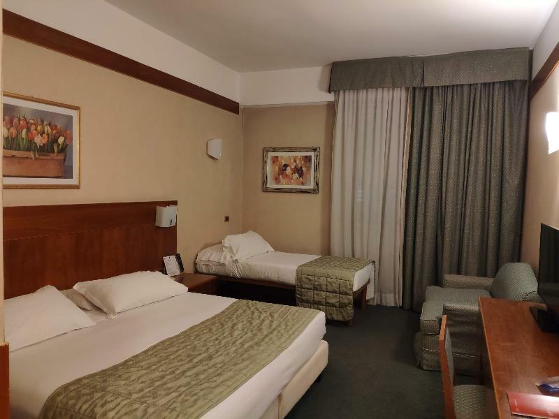 Cicerone Hotel Roma Esterno foto